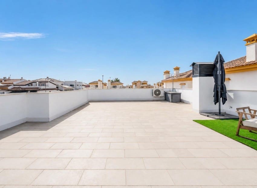 2 Zimmer Villa zu verkaufen in Roldan mit Pool Garage - 290.000 € (Ref: 10057713)