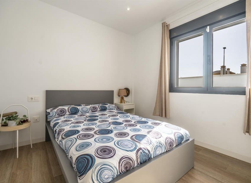 2 Zimmer Villa zu verkaufen in Roldan mit Pool Garage - 290.000 € (Ref: 10057713)