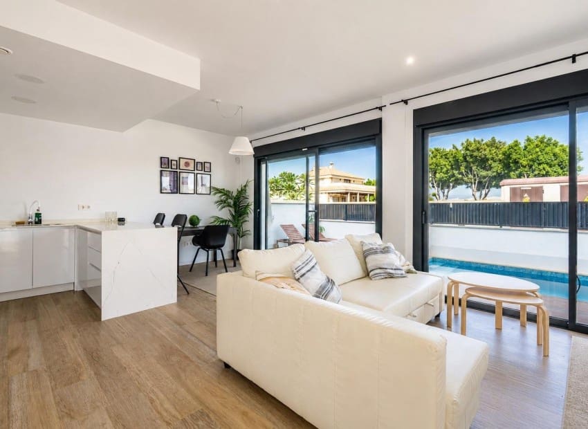 2 Zimmer Villa zu verkaufen in Roldan mit Pool Garage - 290.000 € (Ref: 10057713)