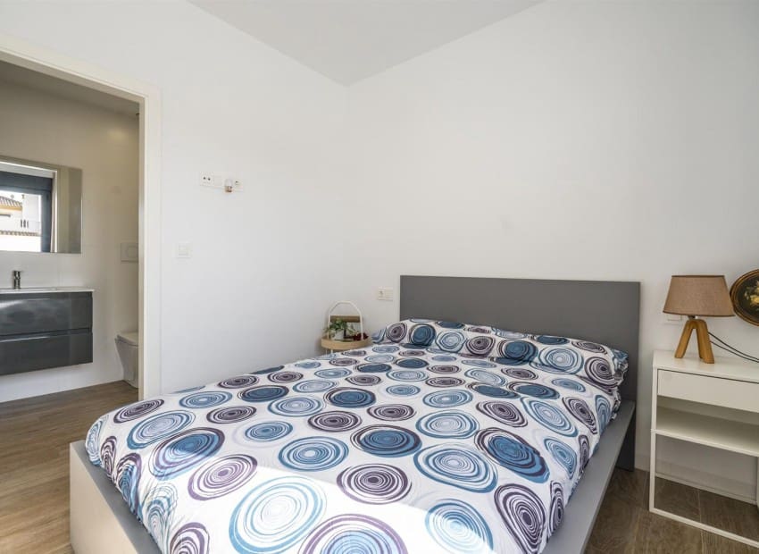 2 Zimmer Villa zu verkaufen in Roldan mit Pool Garage - 290.000 € (Ref: 10057713)