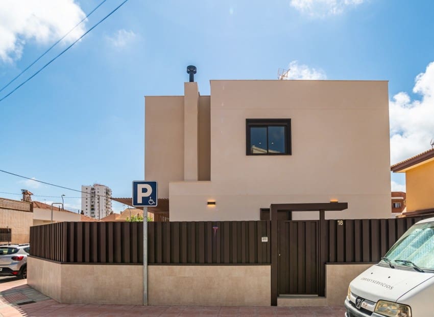 3 sypialnia Willa na sprzedaż w Santiago de la Ribera z basenem garażem - 519 000 € (Ref: 10060602)