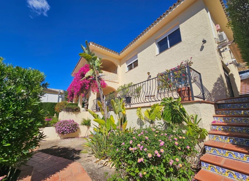 4 Zimmer Villa zu verkaufen in Altea la Vella mit Pool Garage - 1.150.000 € (Ref: 10073206)