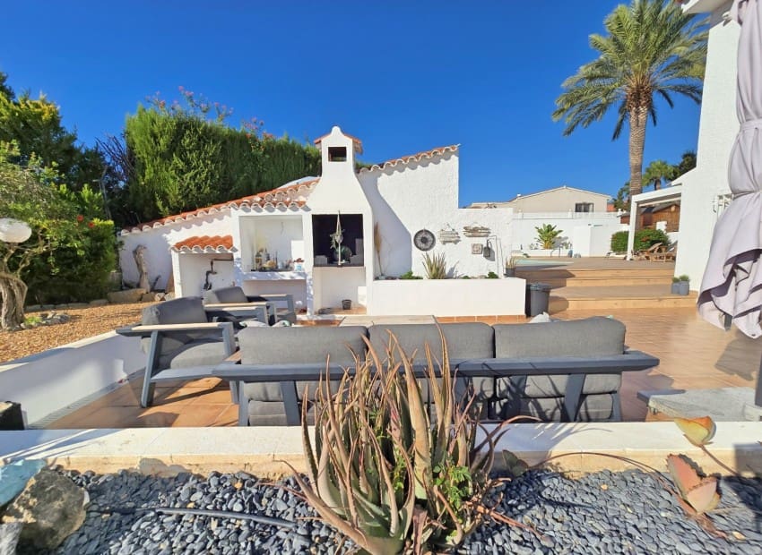 Chalet de 4 habitaciones en Alfaz del Pi / L'Alfàs del Pi en venta con piscina garaje - 875.000 € (Ref: 10104272)