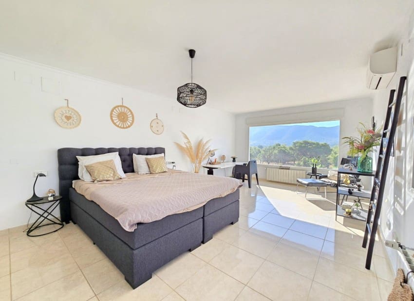 Chalet de 4 habitaciones en Alfaz del Pi / L'Alfàs del Pi en venta con piscina garaje - 875.000 € (Ref: 10104272)