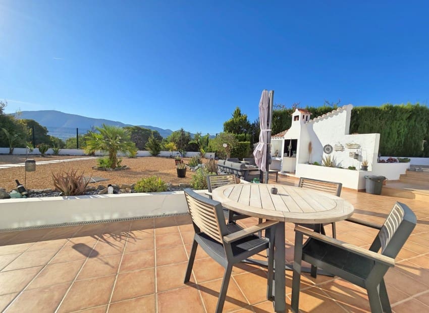 Chalet de 4 habitaciones en Alfaz del Pi / L'Alfàs del Pi en venta con piscina garaje - 875.000 € (Ref: 10104272)