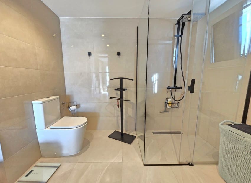 Chalet de 4 habitaciones en Alfaz del Pi / L'Alfàs del Pi en venta con piscina garaje - 875.000 € (Ref: 10104272)