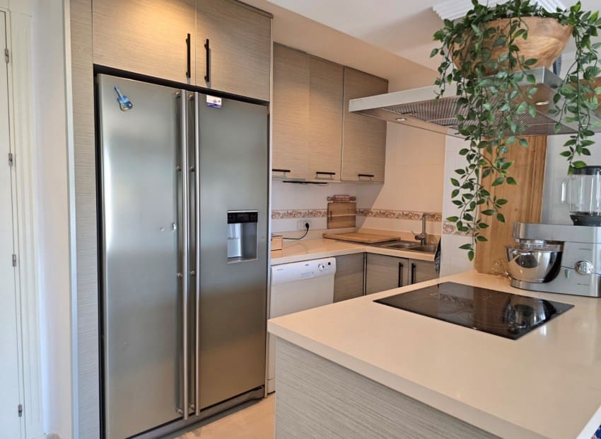 Chalet de 4 habitaciones en Alfaz del Pi / L'Alfàs del Pi en venta con piscina garaje - 875.000 € (Ref: 10104272)