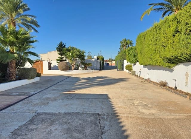 Chalet de 4 habitaciones en Pueblo - Urbanizaciones, Alfaz del Pi / L'Alfàs del Pi en venta con piscina garaje - 875.000 € (Ref: 10104272)