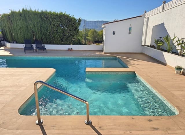 Chalet de 4 habitaciones en Pueblo - Urbanizaciones, Alfaz del Pi / L'Alfàs del Pi en venta con piscina garaje - 875.000 € (Ref: 10104272)