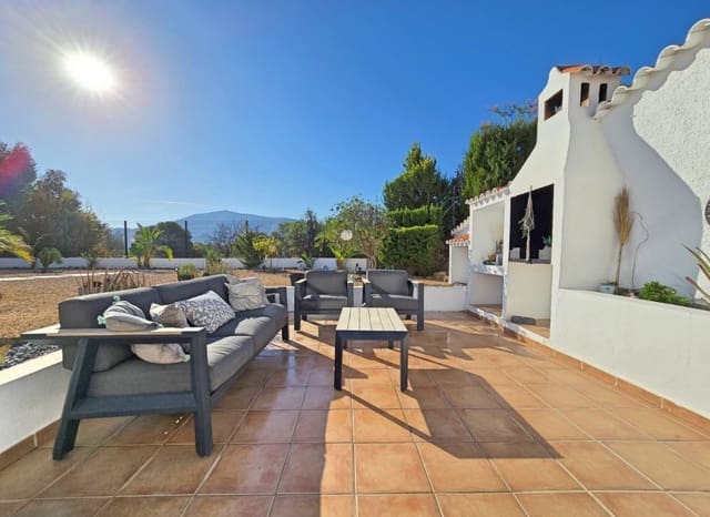 Chalet de 4 habitaciones en Pueblo - Urbanizaciones, Alfaz del Pi / L'Alfàs del Pi en venta con piscina garaje - 875.000 € (Ref: 10104272)