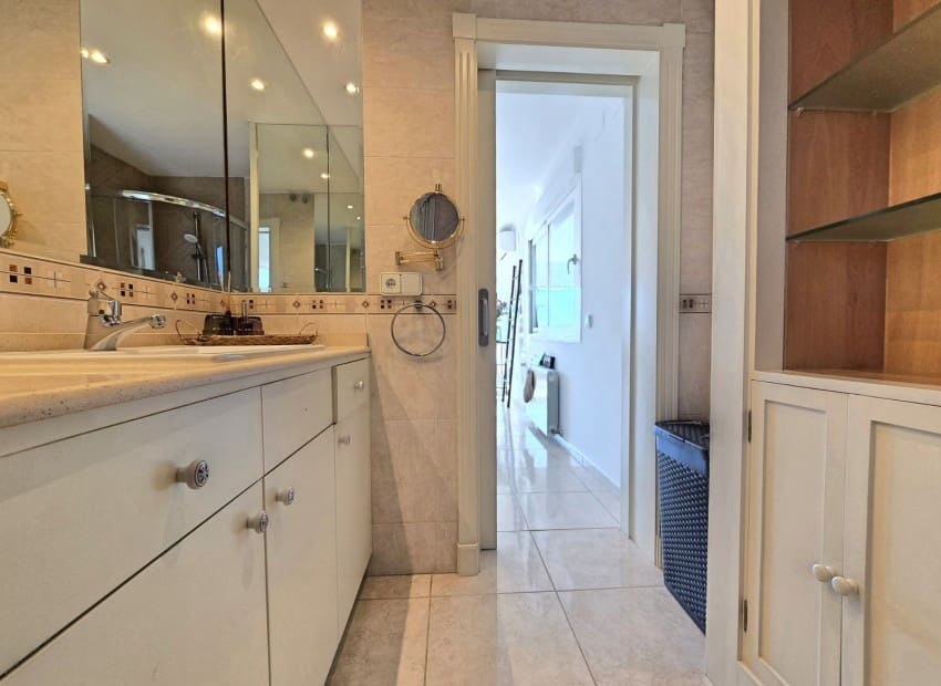 Chalet de 4 habitaciones en Alfaz del Pi / L'Alfàs del Pi en venta con piscina garaje - 875.000 € (Ref: 10104272)