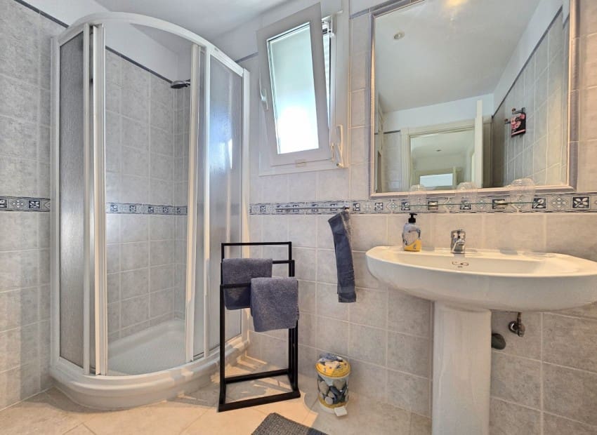 Chalet de 4 habitaciones en Alfaz del Pi / L'Alfàs del Pi en venta con piscina garaje - 875.000 € (Ref: 10104272)