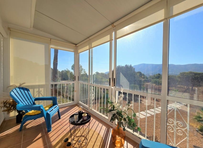 Chalet de 4 habitaciones en Alfaz del Pi / L'Alfàs del Pi en venta con piscina garaje - 875.000 € (Ref: 10104272)