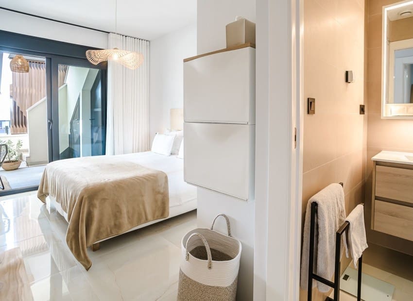 2 bedroom Penthouse for sale in Los Altos with pool garage - € 349,900 (Ref: 10110390)