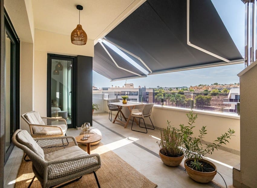 2 bedroom Penthouse for sale in Los Altos with pool garage - € 349,900 (Ref: 10110390)