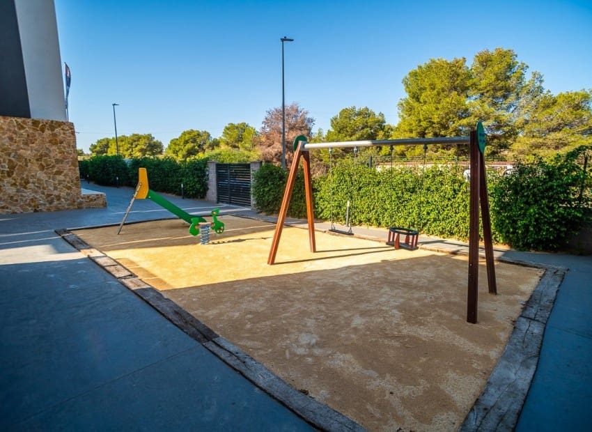 2 bedroom Penthouse for sale in Los Altos with pool garage - € 349,900 (Ref: 10110390)