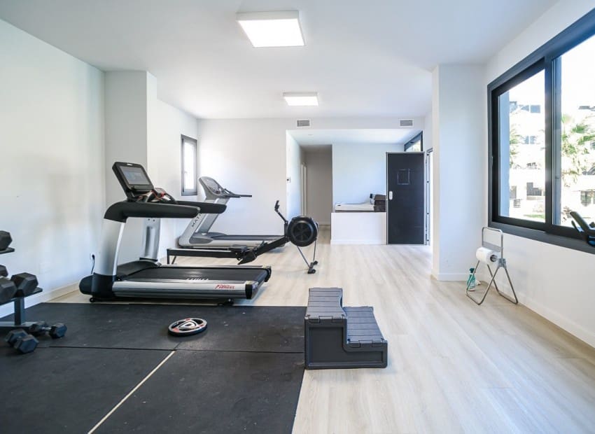 2 bedroom Penthouse for sale in Los Altos with pool garage - € 349,900 (Ref: 10110390)
