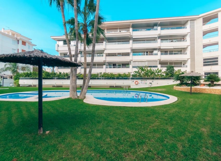 2 soverom Leilighet til salgs i Albir med svømmebasseng garasje - € 385 000 (Ref: 10125114)