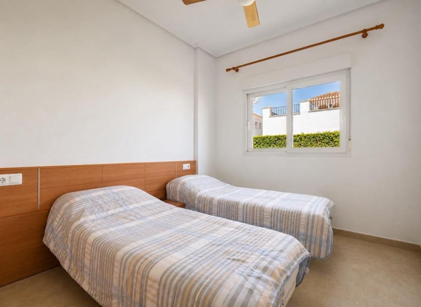 2 soveværelse Villa til salg i La Torre Golf Resort med swimmingpool - € 250.000 (Ref: 10132948)