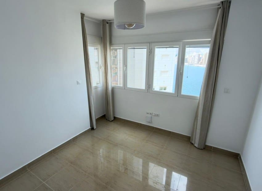 3 slaapkamer Appartement te koop in Benidorm met zwembad garage - € 450.000 (Ref: 10136523)
