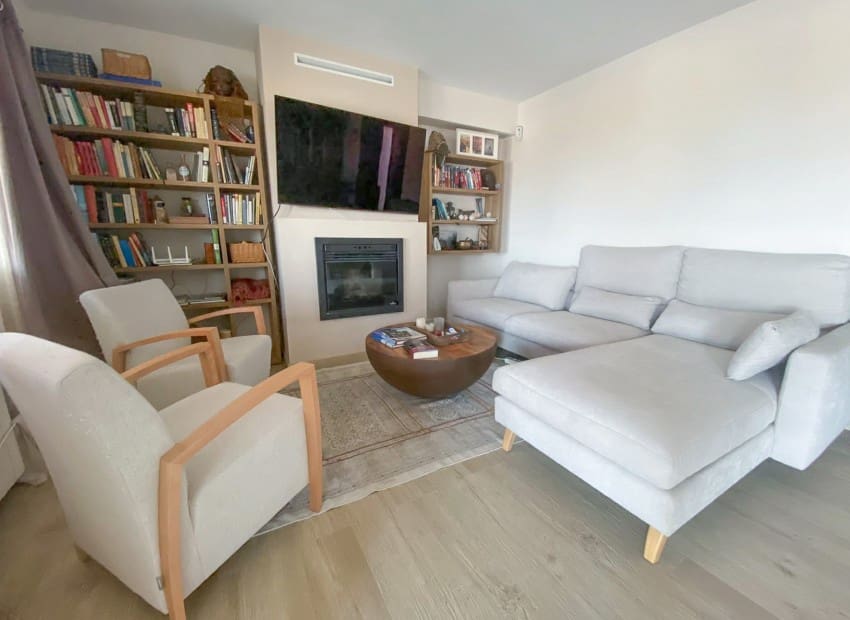 4 bedroom Villa for sale in Alfaz del Pi / L'Alfas del Pi with pool garage - € 445,000 (Ref: 10139950)