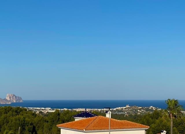 Chalet de 4 habitaciones en Escandinavia - Cautivador, Alfaz del Pi / L'Alfàs del Pi en venta con piscina garaje - 445.000 € (Ref: 10139950)