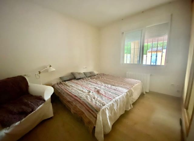 Chalet de 4 habitaciones en Escandinavia - Cautivador, Alfaz del Pi / L'Alfàs del Pi en venta con piscina garaje - 445.000 € (Ref: 10139950)