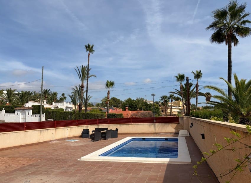 3 soveværelse Semi-Rækkehus til salg i Alfaz del Pi / L'Alfas del Pi med swimmingpool garage - € 575.000 (Ref: 10140295)