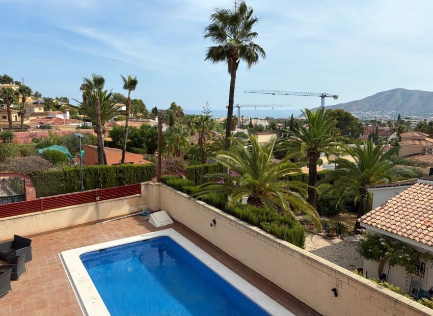 3 soveværelse Semi-Rækkehus til salg i Alfaz del Pi / L'Alfas del Pi med swimmingpool garage - € 575.000 (Ref: 10140295)