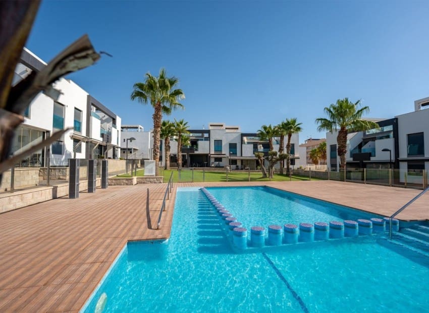 2 camera da letto Attico in vendita in Punta Prima con piscina garage - 299.900 € (Rif: 10147439)