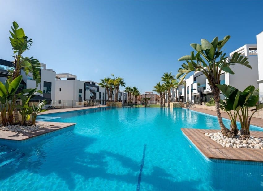 2 camera da letto Attico in vendita in Punta Prima con piscina garage - 299.900 € (Rif: 10147439)