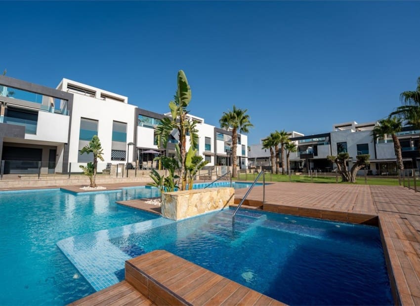 2 camera da letto Attico in vendita in Punta Prima con piscina garage - 299.900 € (Rif: 10147439)