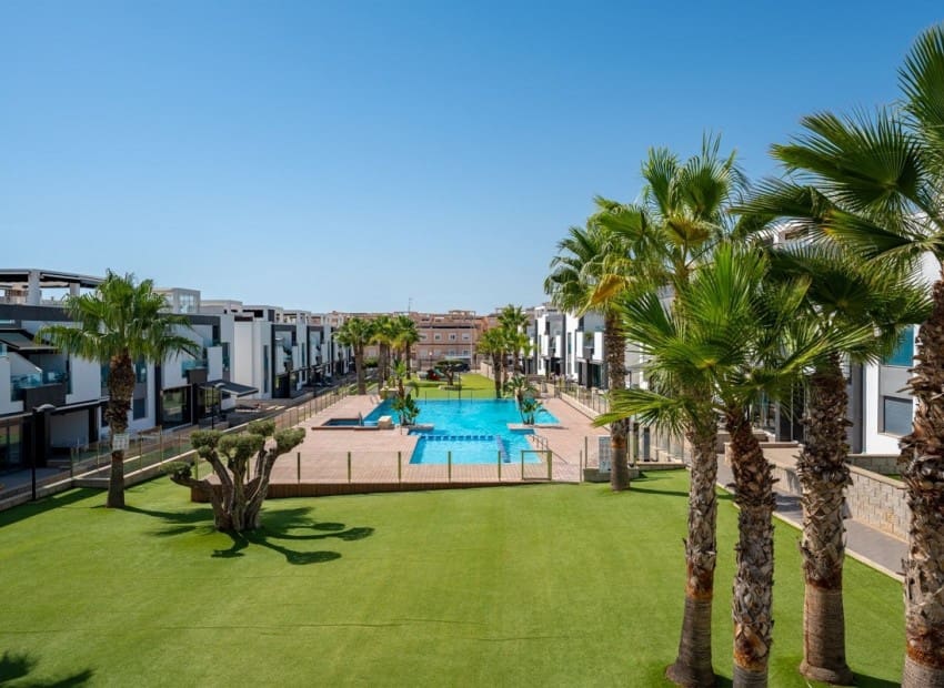 2 camera da letto Attico in vendita in Punta Prima con piscina garage - 299.900 € (Rif: 10147439)