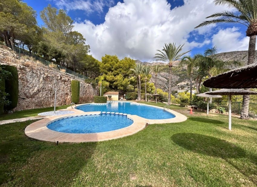 3 soveværelse Villa til salg i Altea med swimmingpool garage - € 400.000 (Ref: 10148002)