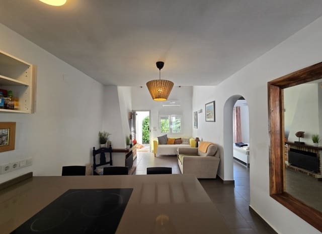 2 soveværelse Villa til salg i Alhama Springs, Altea med swimmingpool - € 220.000 (Ref: 10148130)