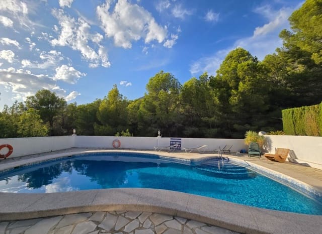 2 soveværelse Villa til salg i Alhama Springs, Altea med swimmingpool - € 220.000 (Ref: 10148130)
