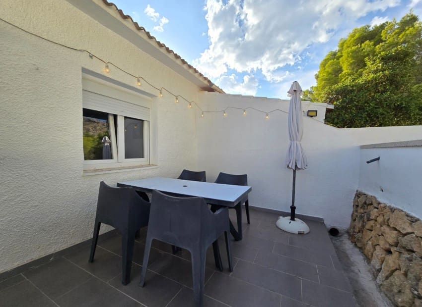 2 Zimmer Villa zu verkaufen in Altea mit Pool - 220.000 € (Ref: 10148130)