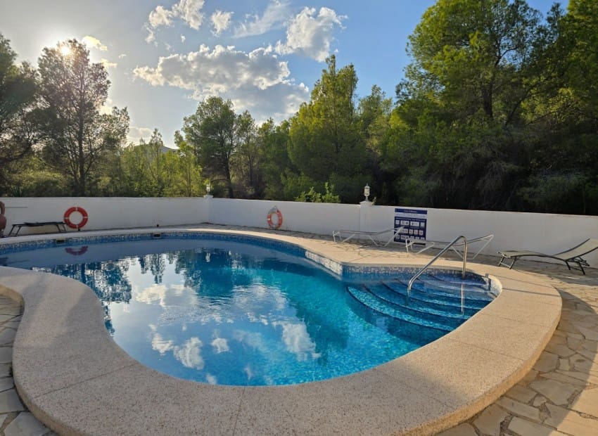 2 Zimmer Villa zu verkaufen in Altea mit Pool - 220.000 € (Ref: 10148130)