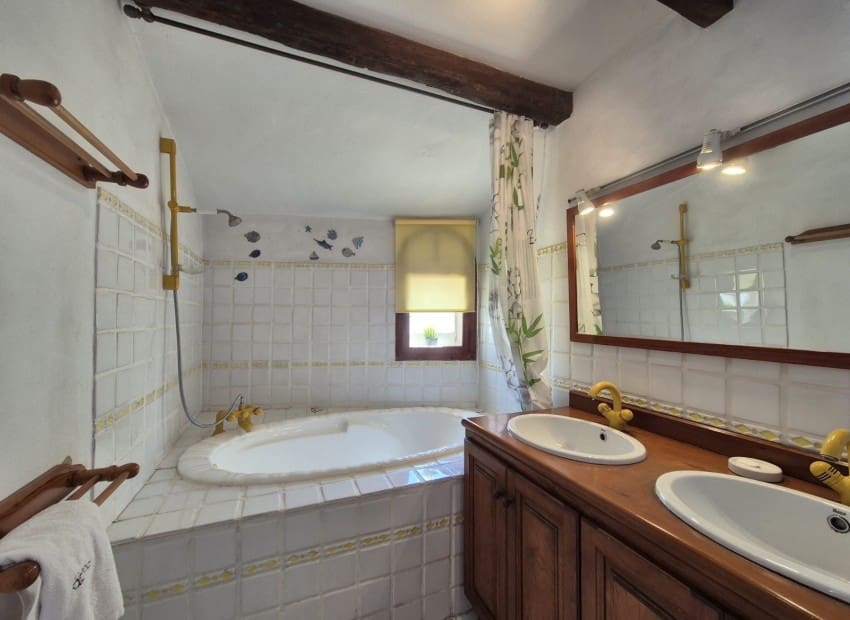 4 sovrum Semi-fristående Villa till salu i Altea med garage - 790 000 € (Ref: 10148843)
