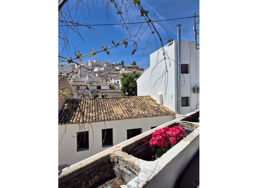 4 sovrum Semi-fristående Villa till salu i Altea med garage - 790 000 € (Ref: 10148843)