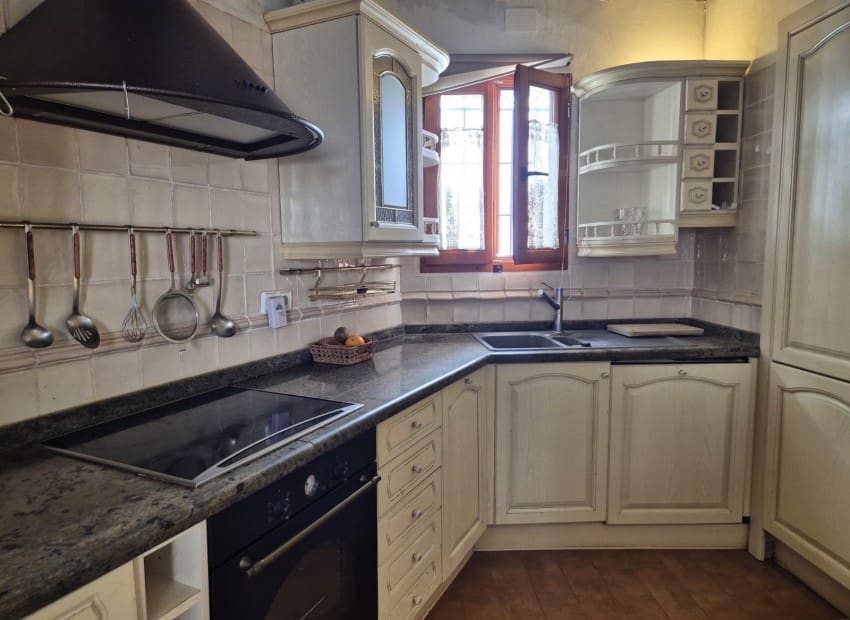 4 sovrum Semi-fristående Villa till salu i Altea med garage - 790 000 € (Ref: 10148843)