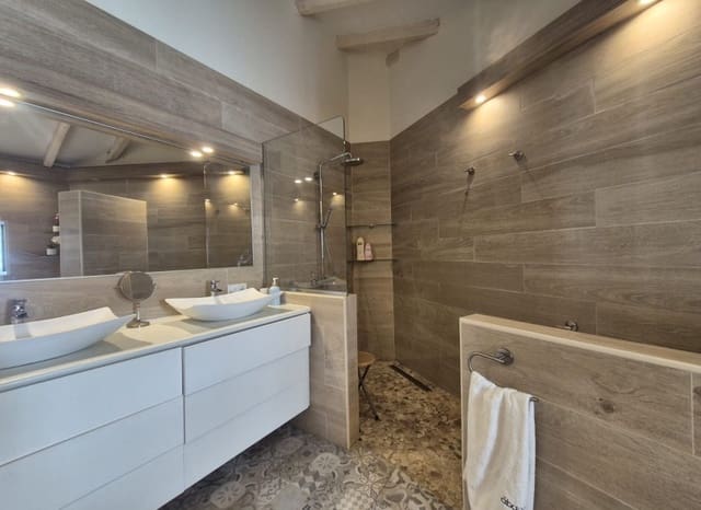 4 sovrum Semi-fristående Villa till salu i Altea med garage - 790 000 € (Ref: 10148843)