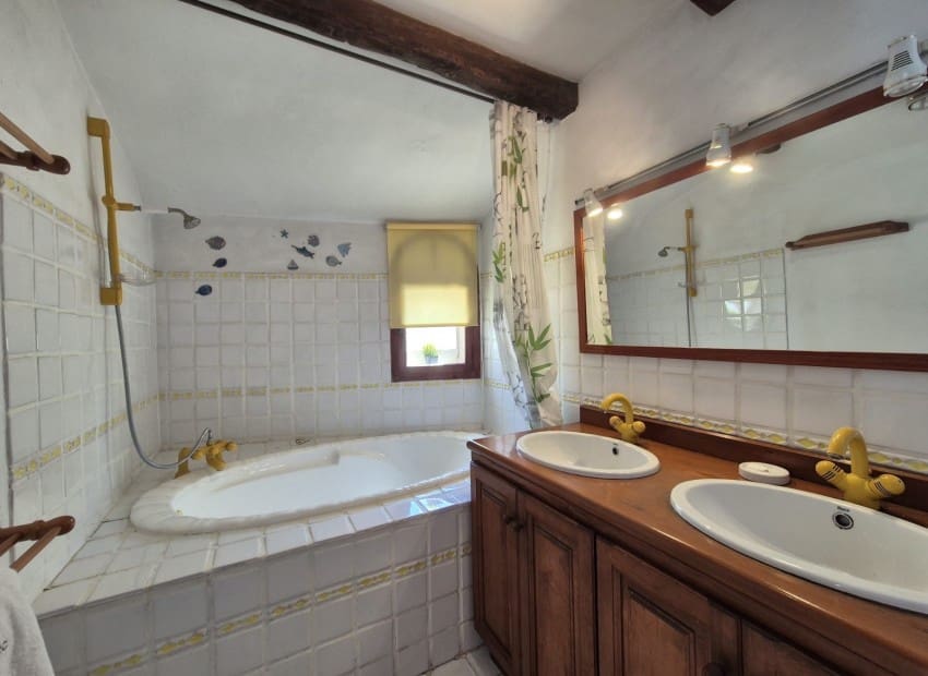 4 sovrum Semi-fristående Villa till salu i Altea med garage - 790 000 € (Ref: 10148843)