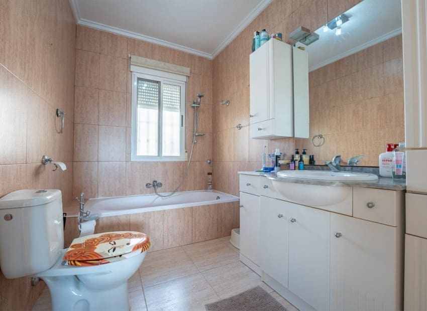 5 slaapkamer Villa te koop in Ciudad Quesada met zwembad garage - € 595.000 (Ref: 10160069)