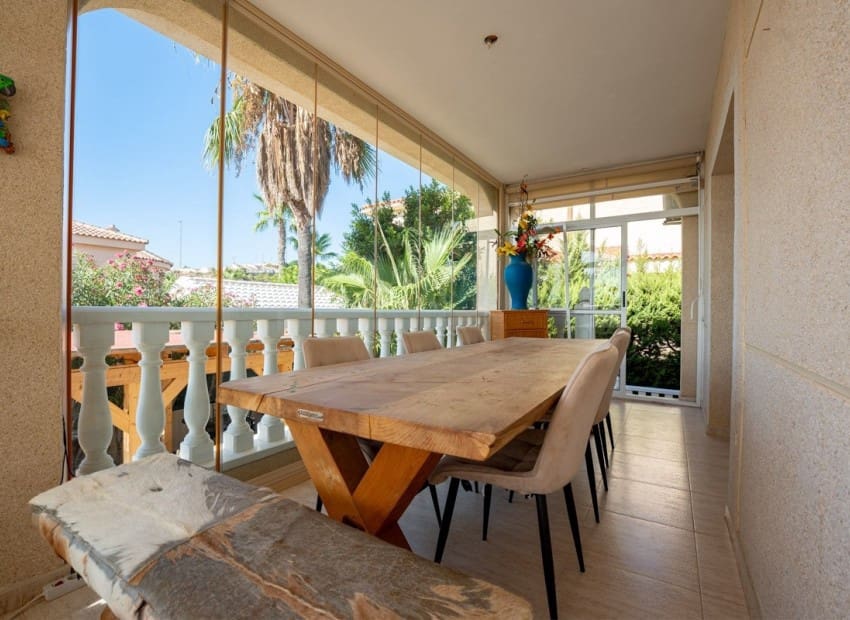 5 slaapkamer Villa te koop in Ciudad Quesada met zwembad garage - € 595.000 (Ref: 10160069)