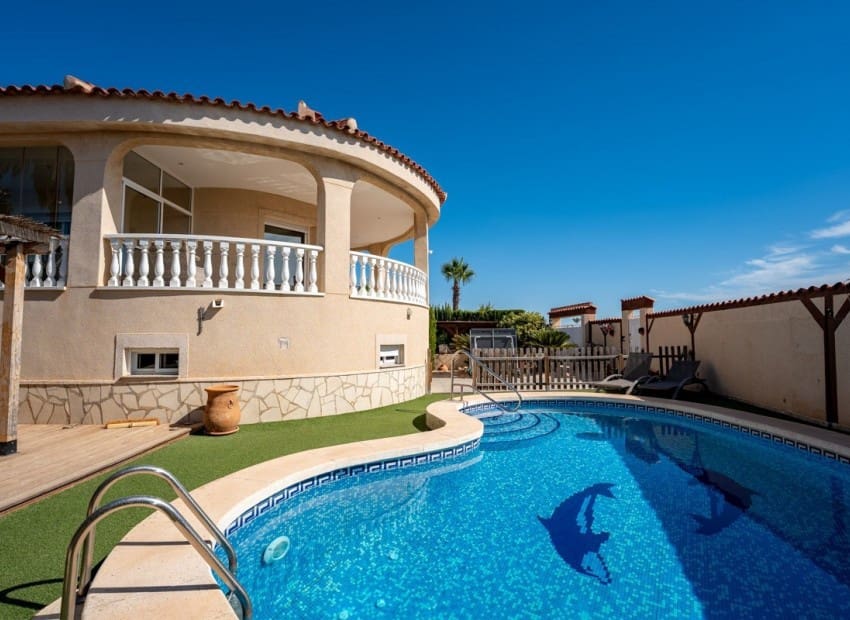 5 slaapkamer Villa te koop in Ciudad Quesada met zwembad garage - € 595.000 (Ref: 10160069)