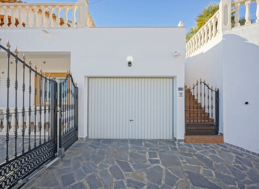 4 soveværelse Villa til salg i Calpe / Calp med swimmingpool garage - € 649.000 (Ref: 10165414)