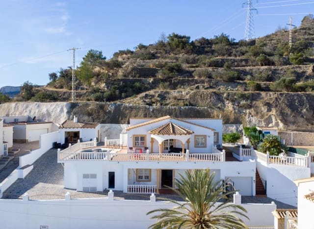 4 soveværelse Villa til salg i Oltamar - Cucarres, Calpe / Calp med swimmingpool garage - € 649.000 (Ref: 10165414)