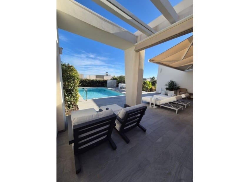 2 bedroom Villa for sale in Algorfa with pool - € 540,000 (Ref: 10175455)