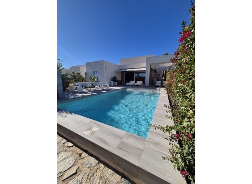 2 bedroom Villa for sale in Algorfa with pool - € 540,000 (Ref: 10175455)